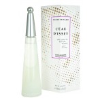 Issey Miyake L'Eau D'Issey Une Goutte Sur Un Petale